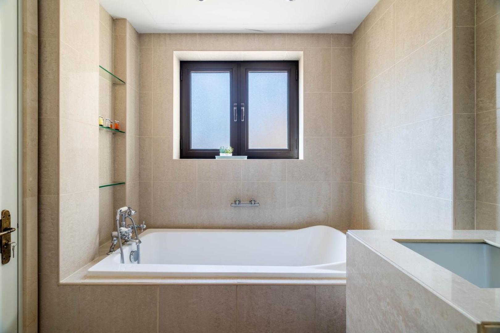 Guestready - Downtown Lux Near Burj Khalifa Дубай
